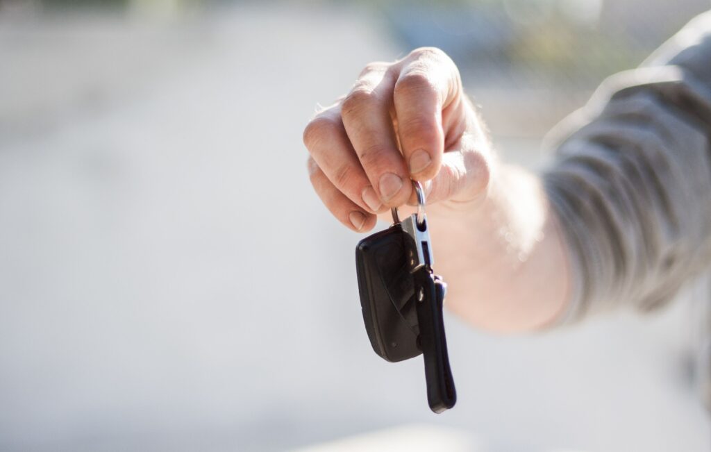 Perder llaves coche alquiler: qué hacer y posibles costes